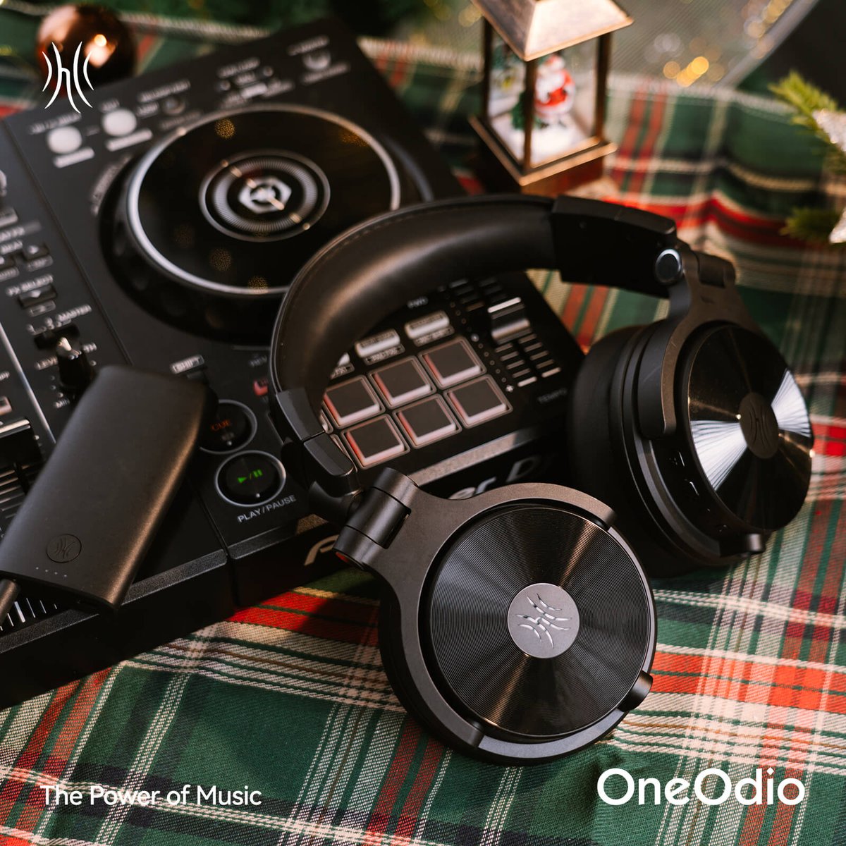 🎧 BREAKING THE BEAT BARRIER: Say hello to the OneOdio Studio Max 1, wireless DJ headphones with ultra-low latency ⚡ &amp; a 120-hour battery 🔋. Pro performance, without the pro price. 💸

🎁 GIVEAWAY this month!
Guess the prize 👇
-
-
-
#OneOdio #StudioMax1 #GiveawayAlert
