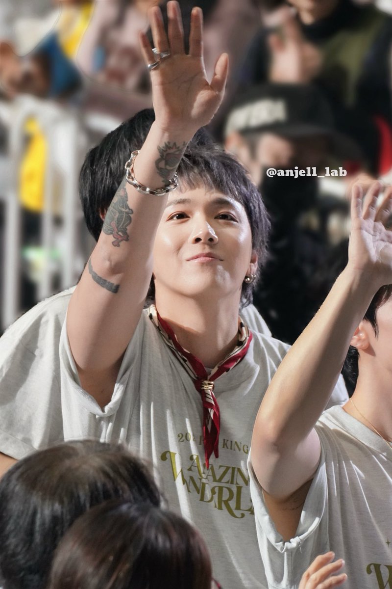 20251214 FNC Kingdom Day2

🥺…💕

<a href="/skullhong/">leehongki</a> 
#이홍기 #LEEHONGGI 
#LEEHONGKI #李洪基
#FTISLAND #FT아일랜드 #에프티아일랜드