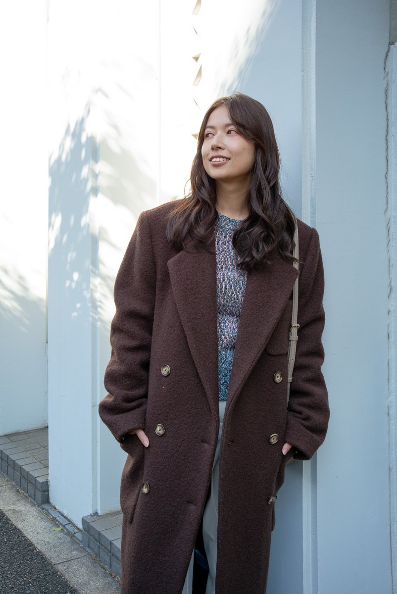 深みをまとう上品なロングコートスタイル✨ コクのあるブラウンが