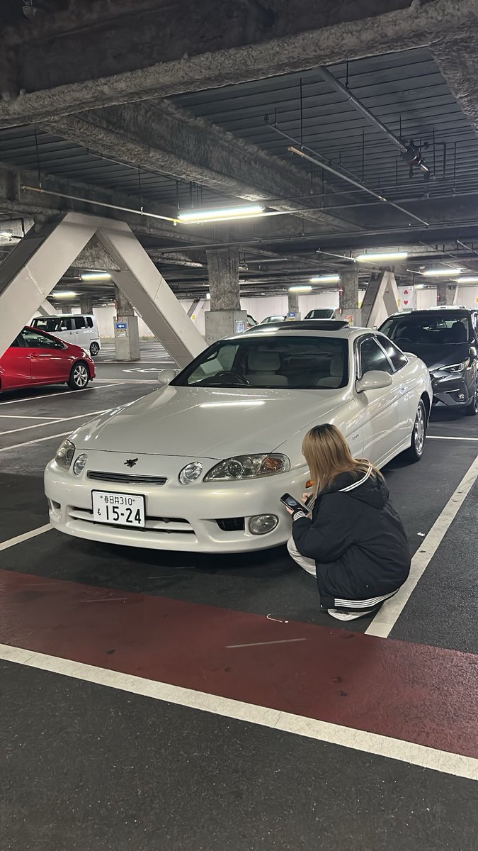 _ko__usagi's tweet photo. 人生で2回目の30ソアラ納車💜🤍

車高がたけーでお恥ずかしい限りなので程よく落とせて乗り心地重視な車高調おすすめあれば30ソアラ乗りの皆さん教えてください🥹🥹

紫ソアラとはまた違う方向性で車作ります👾 https://t.co/Jo0XgB2epV