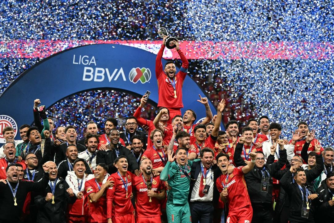 A nosotros se nos dan muy bien los 14 de diciembre. 🏆
Te amo, <a href="/TolucaFC/">Toluca FC</a>, me haces muy feliz.