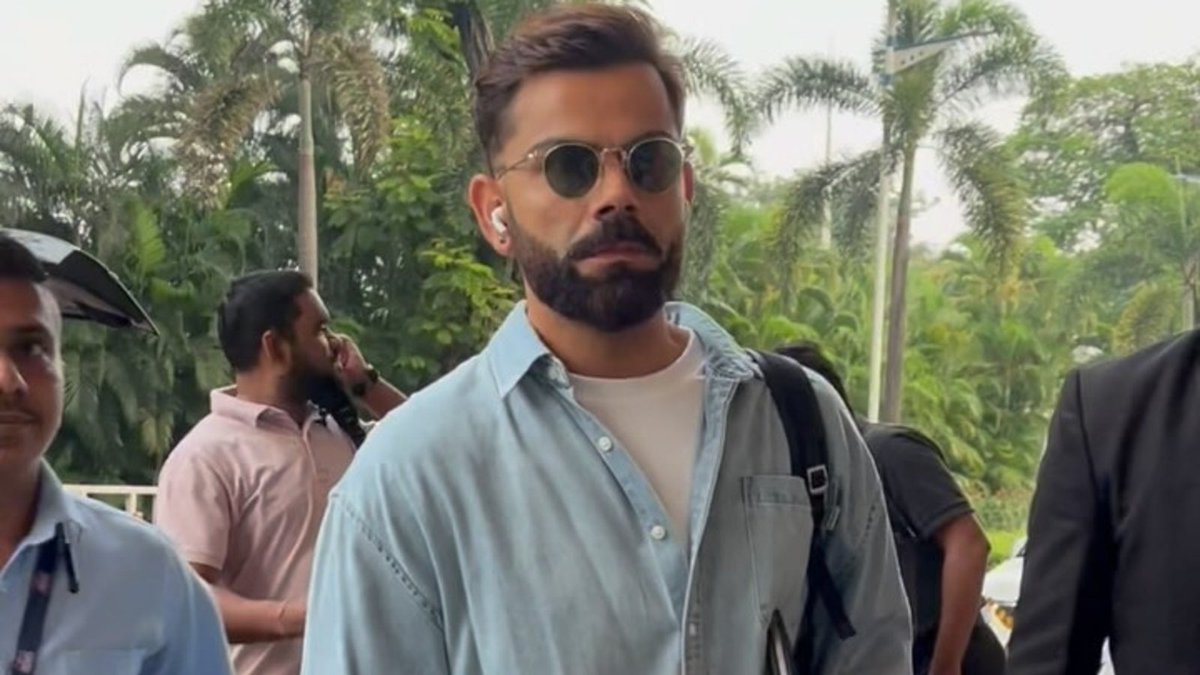 AmazingDealzNow's tweet photo. 🚨 MASSIVE NEWS ALERT 🚨

The ultimate legends collide! 🐐❤️
Indian cricket maestro Virat Kohli lands in Delhi to meet football king Lionel Messi! 🥶✨

#ViratKohli #LionelMessi #LegendsMeet #DelhiDiaries https://t.co/ueuW2iJci6