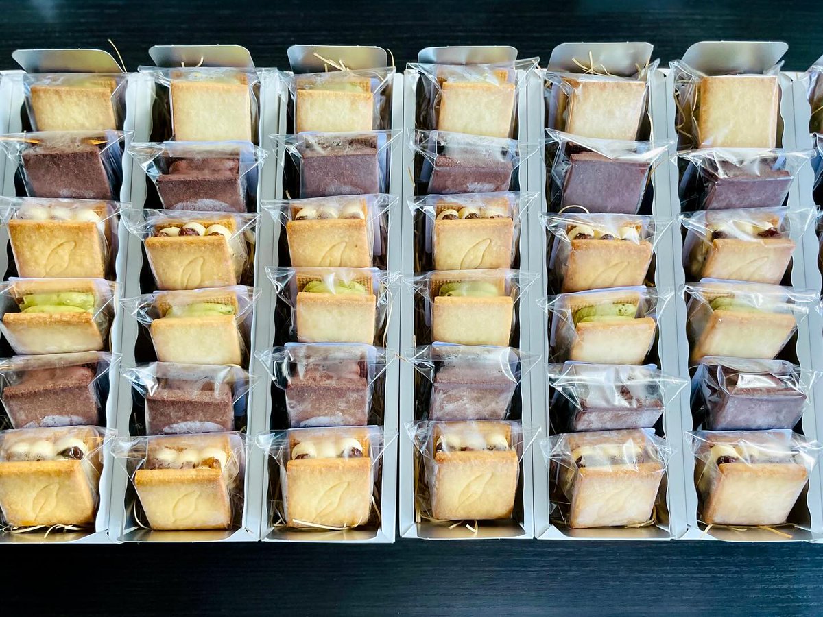 BEPPUPROJECT's tweet photo. 【SELECT BEPPUよりお知らせ】
La Verveineさんの焼き菓子を12/18(木)より期間限定販売いたします!
SELECT BEPPU限定 ガトーショコラ.ルバーブ入り&amp;林檎とキャラメルのケーキ、クッキーサンドセット、焼き菓子セットをご用意してお待ちしております!
https://t.co/uErmkNdGE4 https://t.co/2EnYqXi6CB