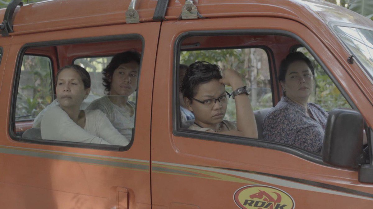 denielemein's tweet image. everyone starts somewhere. in my humble beginnings of digging into philippine cinema, this was one of the first times i’ve heard my mother tongue, cebuano, being spoken in a film.

🎬 patay na si hesus (2016), directed by victor villanueva, is leaving Netflix on december 19.