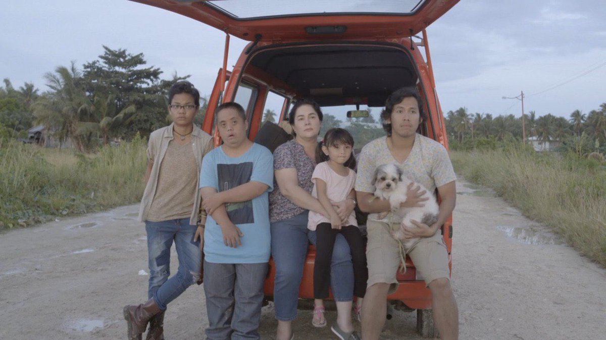 denielemein's tweet image. everyone starts somewhere. in my humble beginnings of digging into philippine cinema, this was one of the first times i’ve heard my mother tongue, cebuano, being spoken in a film.

🎬 patay na si hesus (2016), directed by victor villanueva, is leaving Netflix on december 19.