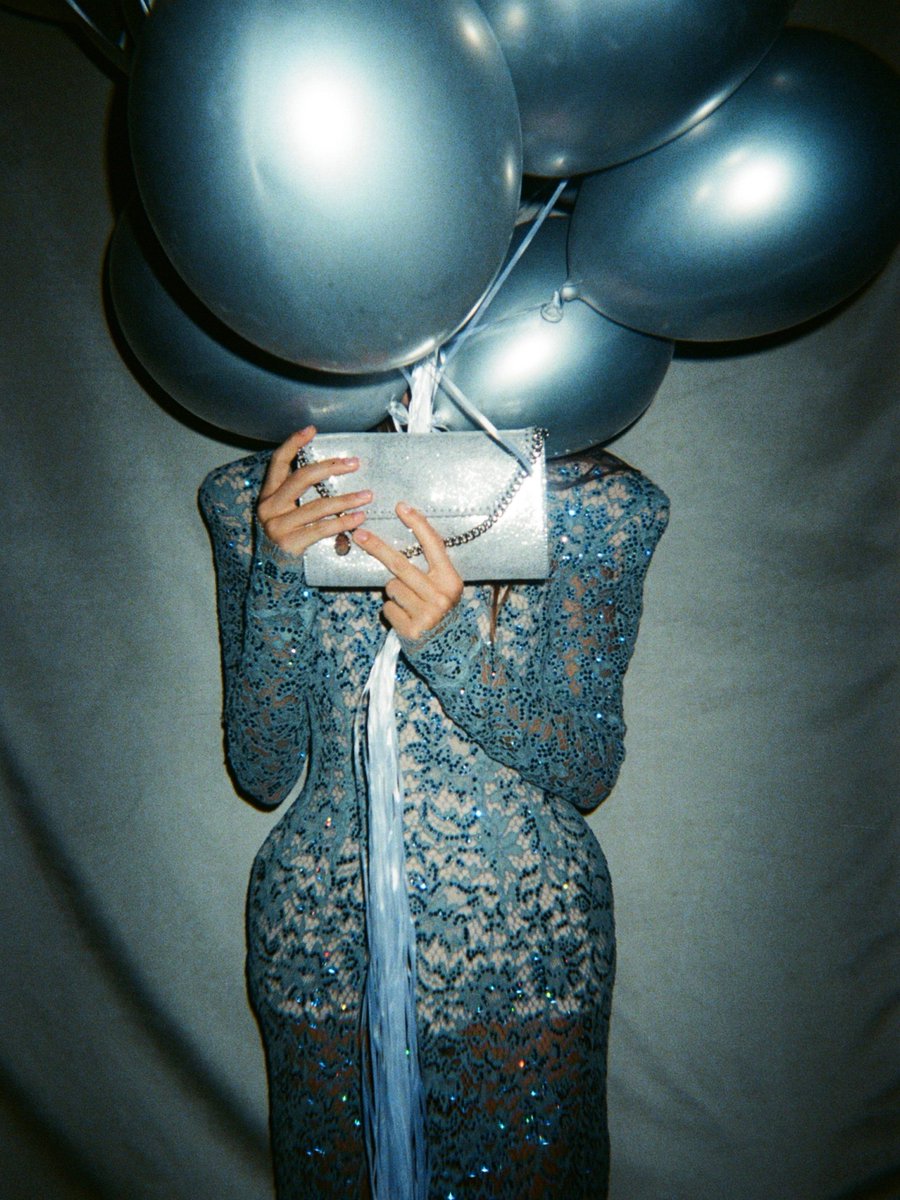 StellaMcCartney's tweet image. Traditional crystals contain 24–30% lead oxide (PbO) – a harmful neurotoxin. 

These crystals are lead-free; safer for communities, the environment and all our fellow creatures.

Shop #StellaHoliday in-store and at stella-mccartney.visitlink.me/3om9j1

#StellaMcCartney #crueltyfree #vegan