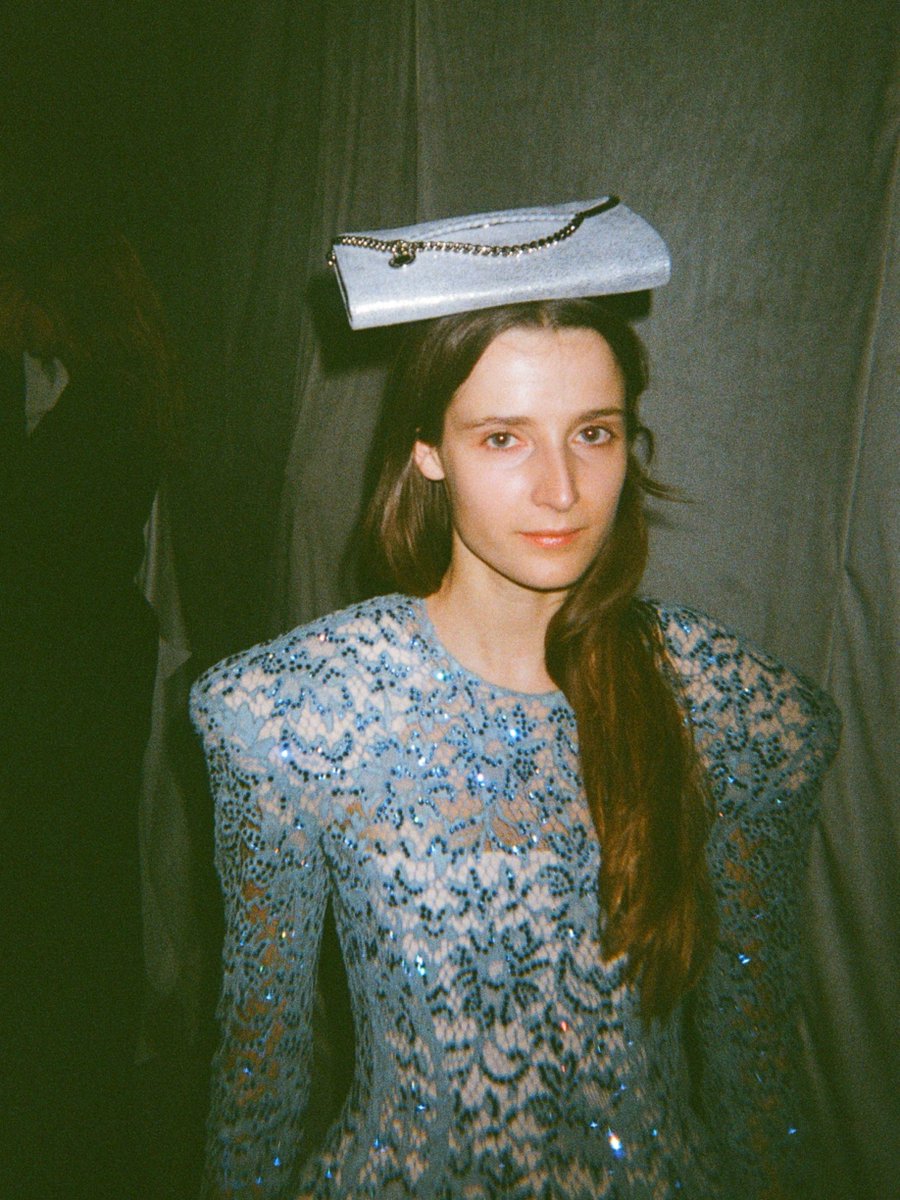 StellaMcCartney's tweet image. Traditional crystals contain 24–30% lead oxide (PbO) – a harmful neurotoxin. 

These crystals are lead-free; safer for communities, the environment and all our fellow creatures.

Shop #StellaHoliday in-store and at stella-mccartney.visitlink.me/3om9j1

#StellaMcCartney #crueltyfree #vegan