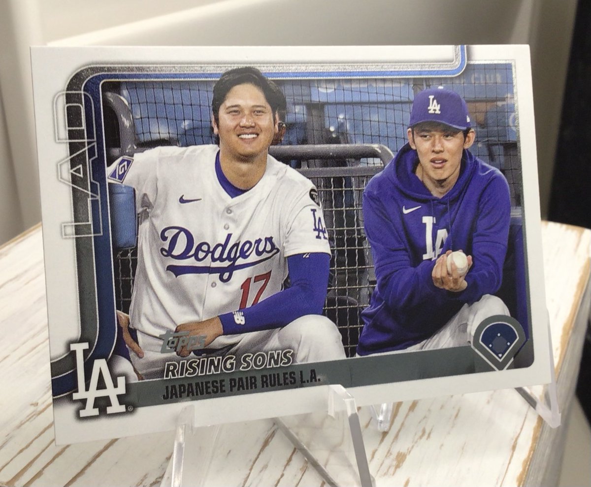 du47222292's tweet image. Second Giveaway: 2025 Topps Ohtani - Sasaki card
#giveaway #ohtani #Dodgers 
Like⚾️Follow⚾️Repost