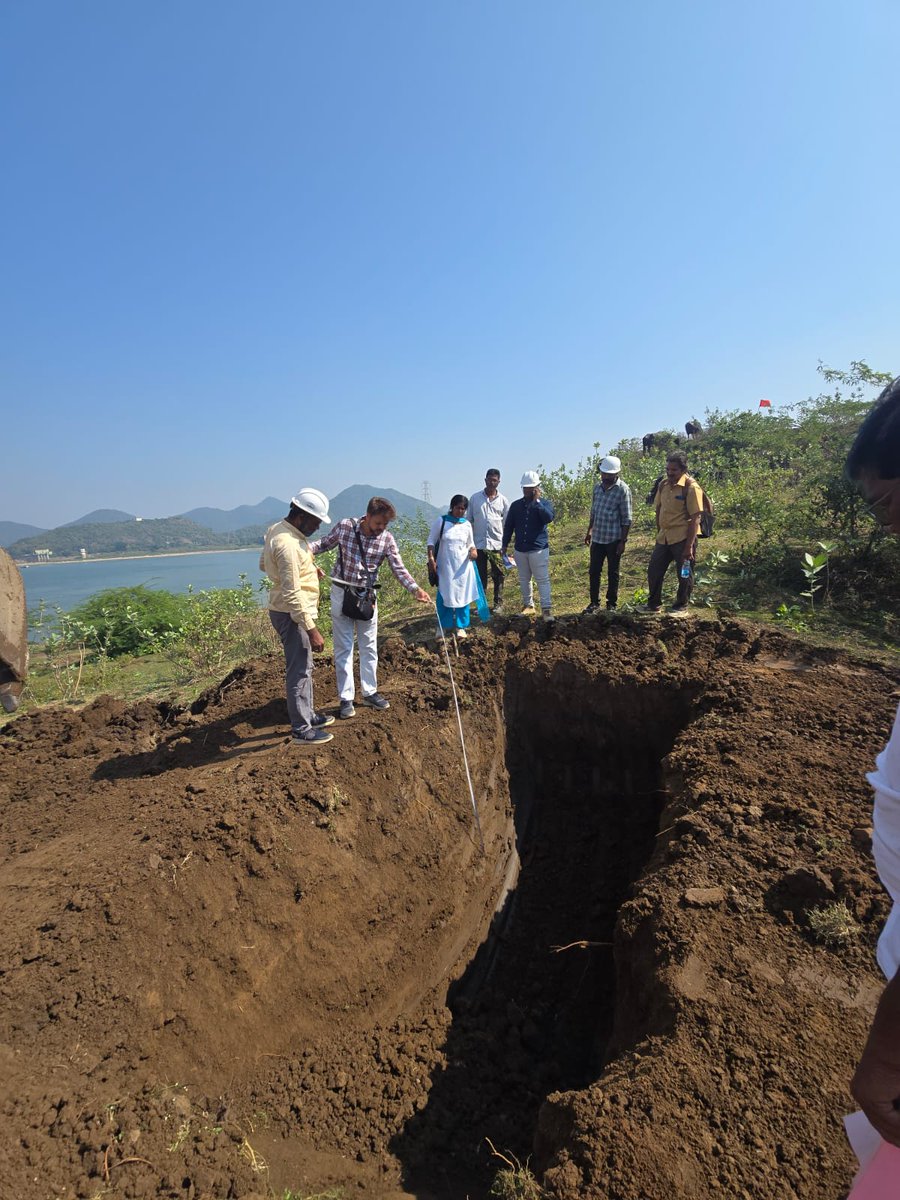 csmrsdelhi's tweet photo. CSMRS Team at  the Polavaram Irrigation Project,  Andhra Pradesh  for the  Quality assurance of clay core of Main  ECRF Dam and  collection of soil samples from the soil stacks  for their characterization to determine the suitability of soil for dam.

#PolavaramIrrigationProject #DamSafety #QualityAssurance  #SoilTesting #AndhraPradesh #CSMRS #JalShakti #15CrHarGharJal #15करोड़हरघरजल