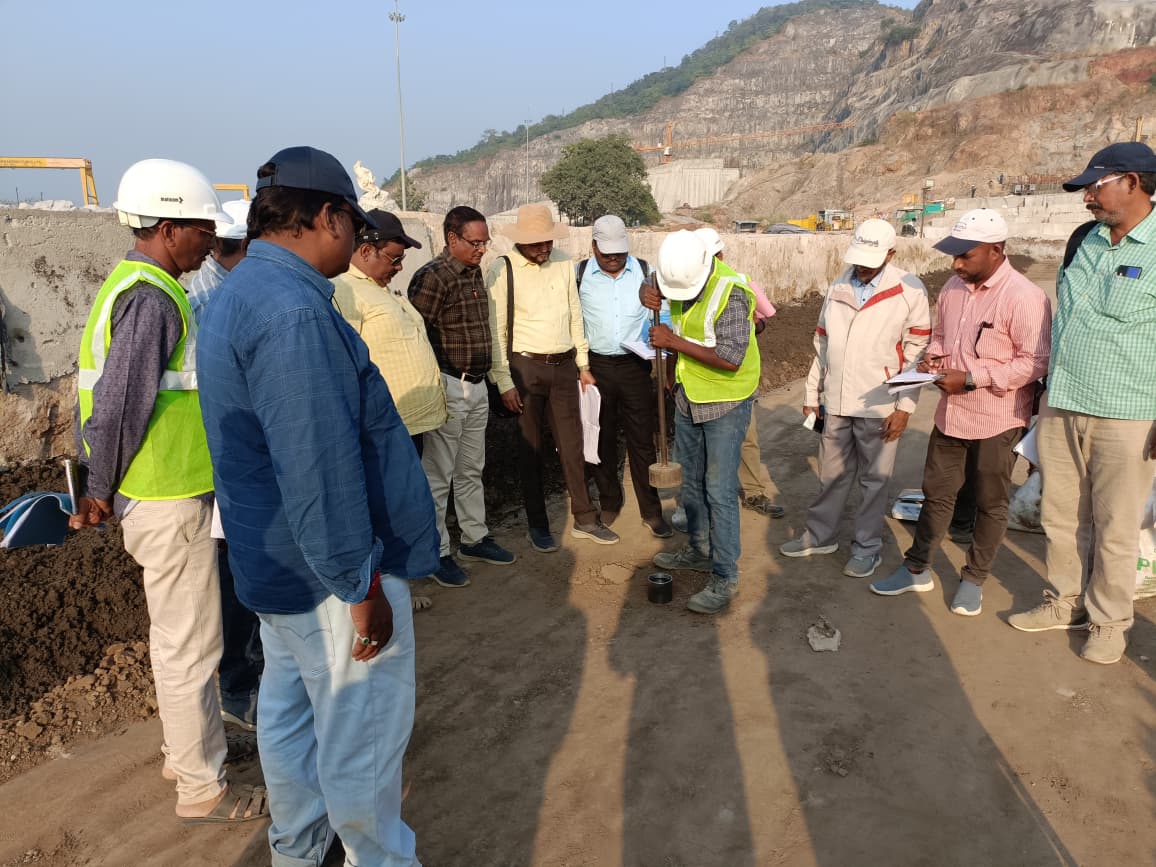 csmrsdelhi's tweet photo. CSMRS Team at  the Polavaram Irrigation Project,  Andhra Pradesh  for the  Quality assurance of clay core of Main  ECRF Dam and  collection of soil samples from the soil stacks  for their characterization to determine the suitability of soil for dam.

#PolavaramIrrigationProject #DamSafety #QualityAssurance  #SoilTesting #AndhraPradesh #CSMRS #JalShakti #15CrHarGharJal #15करोड़हरघरजल