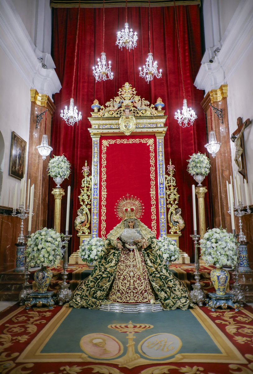 Nuestra Señora de la Esperanza, expuesta en devoto besamano para la celebración de los cultos con motivo de la festividad de la Expectación del Parto de la Santísima Virgen 

Nuestra Señora de la Esperanza se halla expuesta en devoto besamano, tal y como marcan nuestras reglas