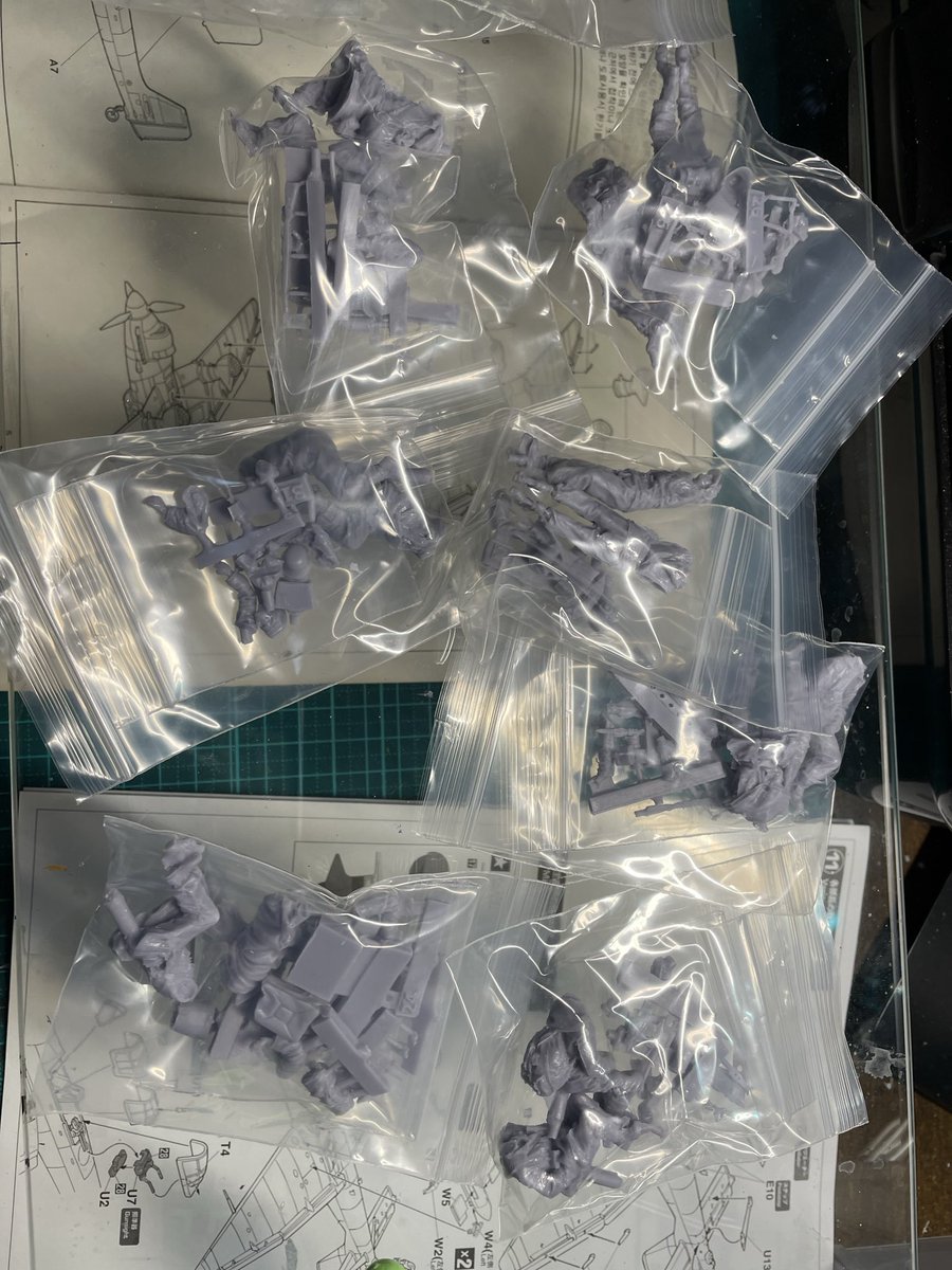unagi23's tweet photo. アリエク配送トラブルで届かないものとあきらめてたら届くという
安井いいんだろうか https://t.co/IuJfOrMn7a