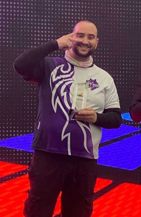 Aún no lo asimilo...pero ayer gané las Finlas de One Piece!
El sueño de un niño se hizo realidad.
Ahora a por el mundial en Japón.
VOY A SER EL PROXIMO REY DE LOS PIRATAS !!!!