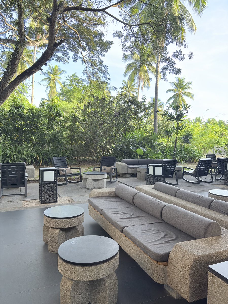 GoBeafeb's tweet image. #FunnyLion #PuertoPrincesa #Palawan