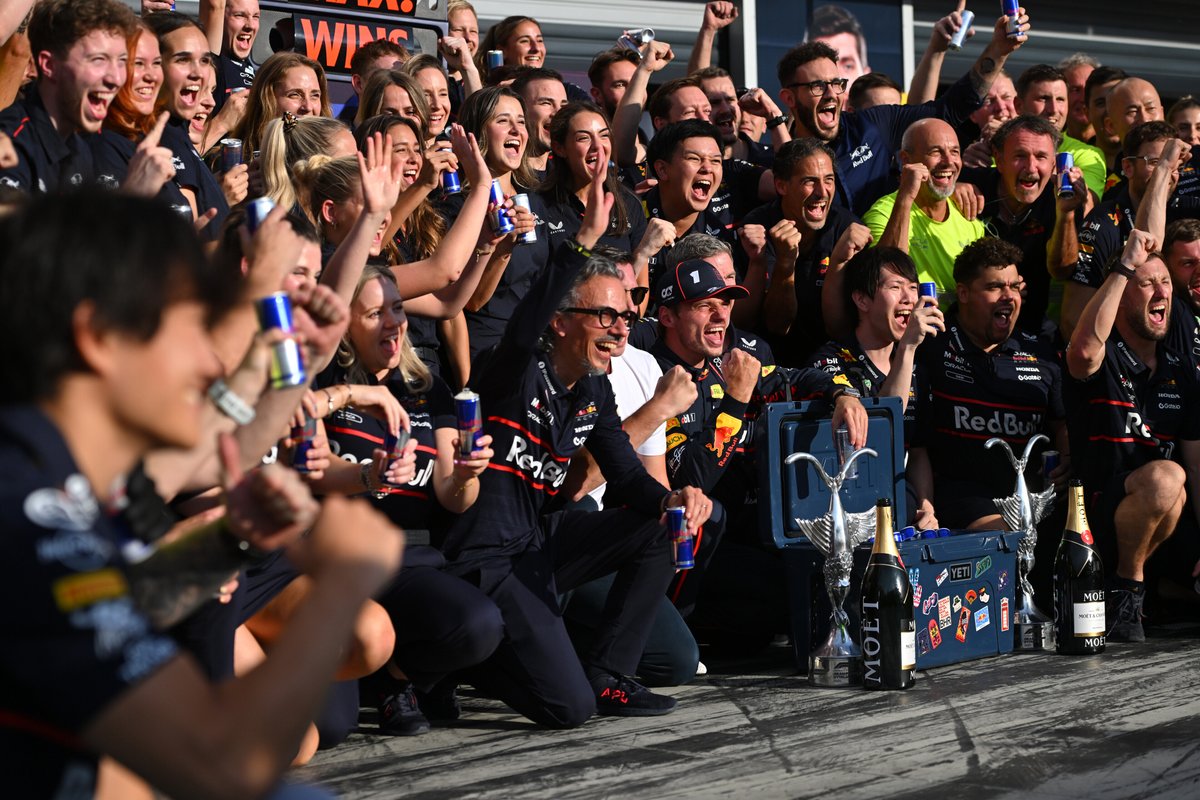 Oracle's tweet image. That’s a wrap on the 2025 @redbullracing season! 🏁 Let’s rewind and relive some of this year’s pivotal moments.