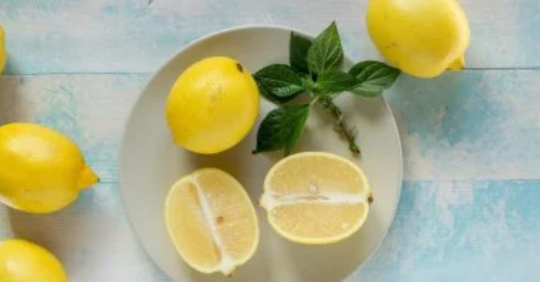 10 أشياء يمكن تنظيفها بحمض الستريك الموجود فى الليمون 
