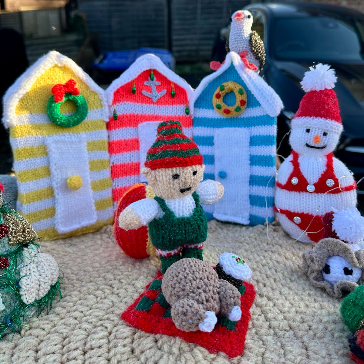 Yarn Bomber tweet media