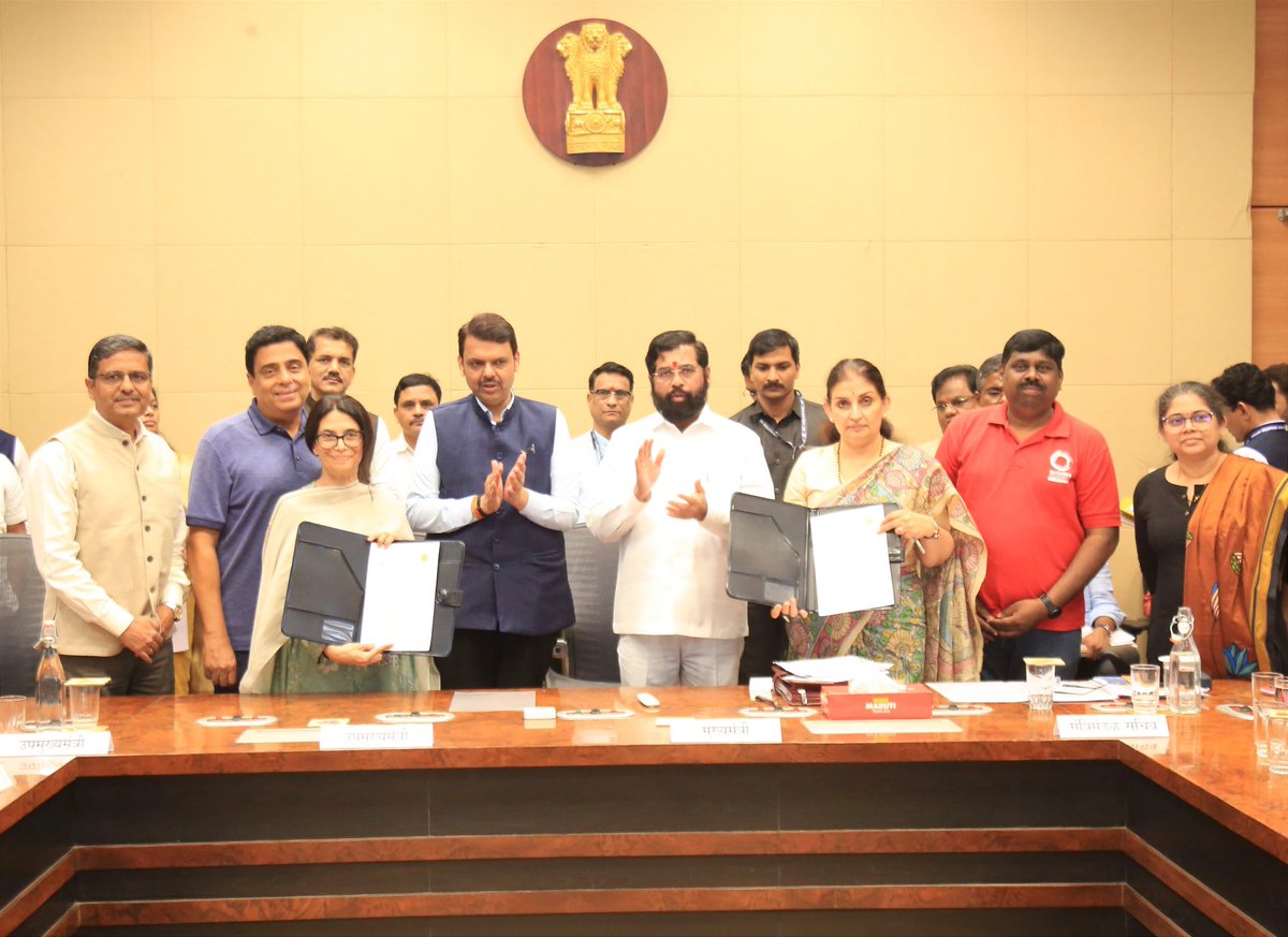 RonnieScrewvala's tweet photo. Today we are closer to the commitment and LOI signed for 1000 dream villages in Maharashtra- lacpaty by lacpaty Farmer by Farmer Village by Village ⁦@Dev_Fadnavis⁩ ⁦@WeAreSwades⁩ ⁦@zarinascrewvala⁩ https://t.co/Zd3J3fRig5