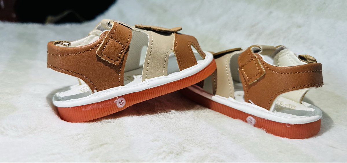 mo_toyscorner's tweet photo. Dear Santa, those babies are waiting for your surprises. Gift them these beauties at only 30,000/= a pair for 6months - 2yrs old. Place your order on +256756650641 for delivery https://t.co/3ERjYnUTRx