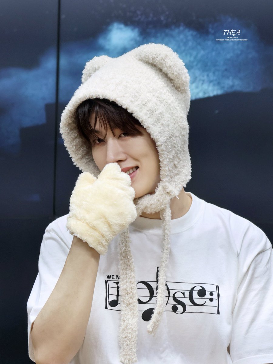 pipitqautsar___'s tweet photo. 251214 Kim Hanbin 

The duality 

🤍🤍🤍                             🖤🖤🖤 https://t.co/CdA6tdnt0q