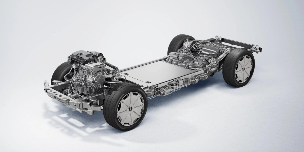 jtchoufang's tweet photo. Pendant ce temps, #BYD, le géant chinois qui est désormais premier constructeur de #véhicules #électriques au monde, a dévoilé un #châssis inédit. Il s'agit du #monobloc coulé en #aluminium, qui sert de base au #SUV ultra luxueux de sa marque haut de gamme #Yangwang, le #U8L.
C'est la technique dite du #gigacasting qui a été mise en œuvre.
Article complet à lire via @Frandroid
https://t.co/poT4ZokZXJ
