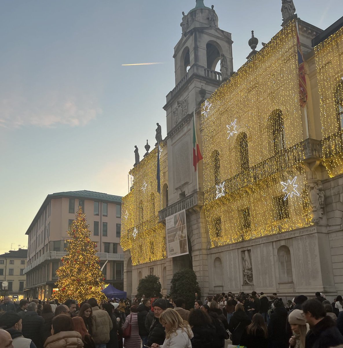 SagradaFamiliaBaFEC tweet media