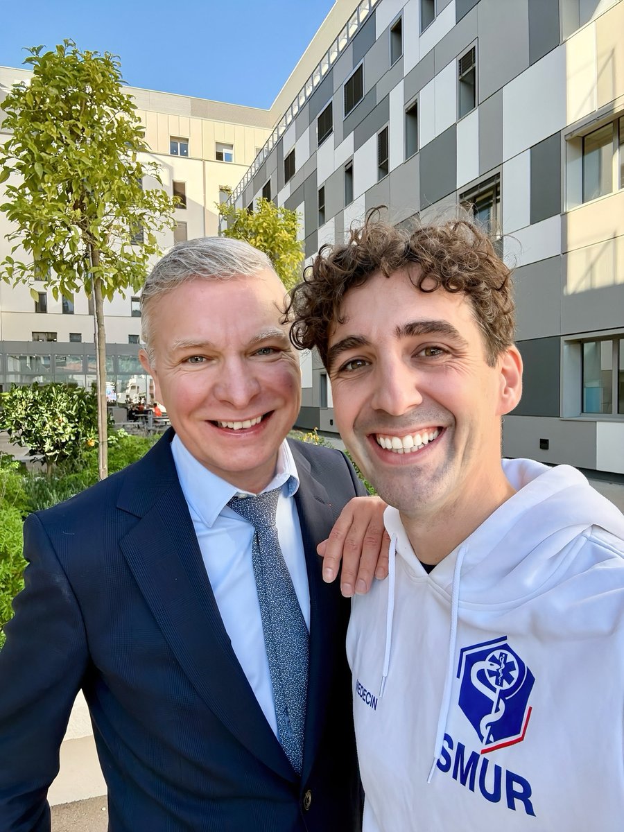 À Nice avec <a href="/FXMoronval/">Doc FX 🩺☘️</a> l’urgentiste qui forme aux gestes de premier secours sur les réseaux 🤩
<a href="/CHUdeNice/">CHU de Nice</a> <a href="/ARSPaca/">ARS Paca</a>