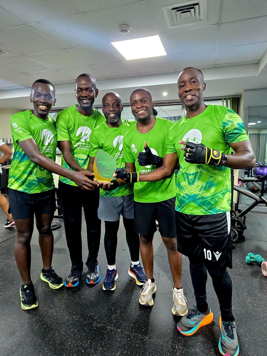 nakaseroboys's tweet image. We are honoured to receive an appreciation award from @teammatooke. We thank our club captain @rnamugera for his great leadership
Our sincere thanks go to the TM leadership led by club President @FredLutaaya1 @TonySsali @JuliusNkuraija &amp;amp; Sarah. 
Asanteni sana, Mungu awabariki! 🙏