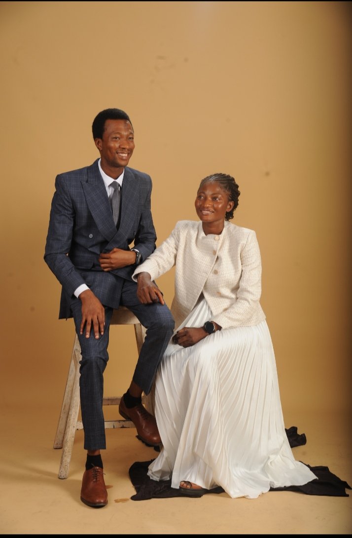 I'm getting married and would be honored to have you celebrate with me. Please find all the wedding details here
my-wedding-website-topaz.vercel.app