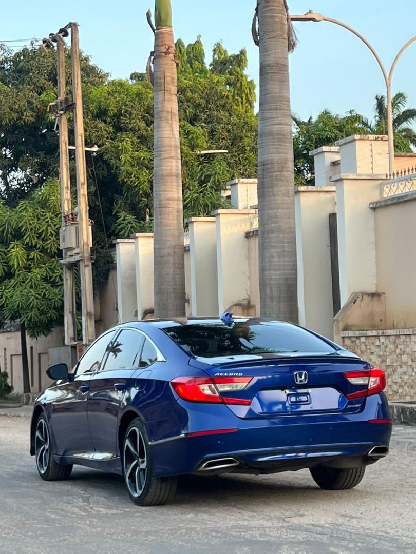 mid_deey's tweet photo. 2021 Honda Accord Sport
Built to impress. Tuned to perform. 🔥
Going for #21 million.

#Evolution #TrendingNow #fypviraltwitter https://t.co/ALrCLvlkOf