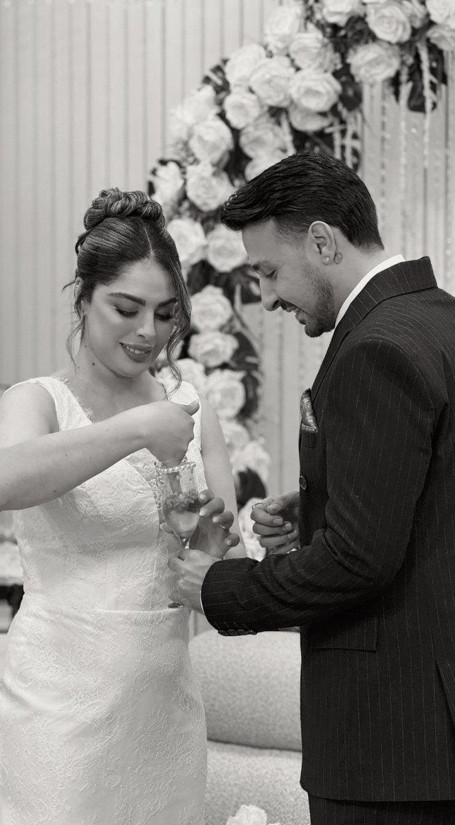 Negini9's tweet photo. من به این آقا پسره جواب بله دادم 😍💍 https://t.co/sotwOk8CL5