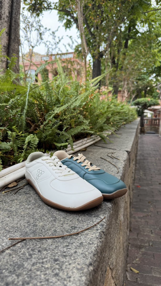 Sahib is barefoot tweet media