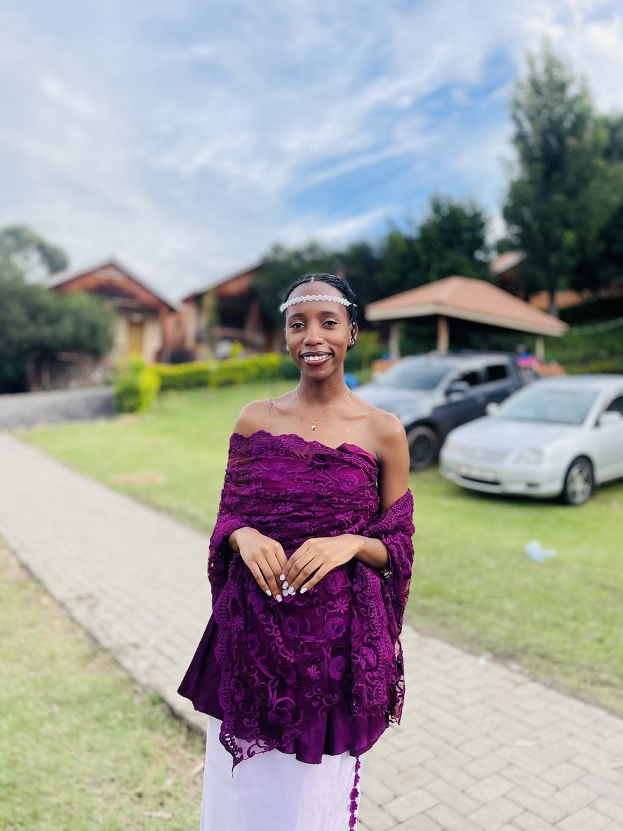 UWAambassador25's tweet photo. New week, new energy 😁proudly wrapped in Banyakole heritage 
Karo Karungi rooted, firm, and flourishing, just like my name. When tradition meets purpose, every step forward feels meaningful.
#IAMMYCULTURE https://t.co/5smOFad6xl