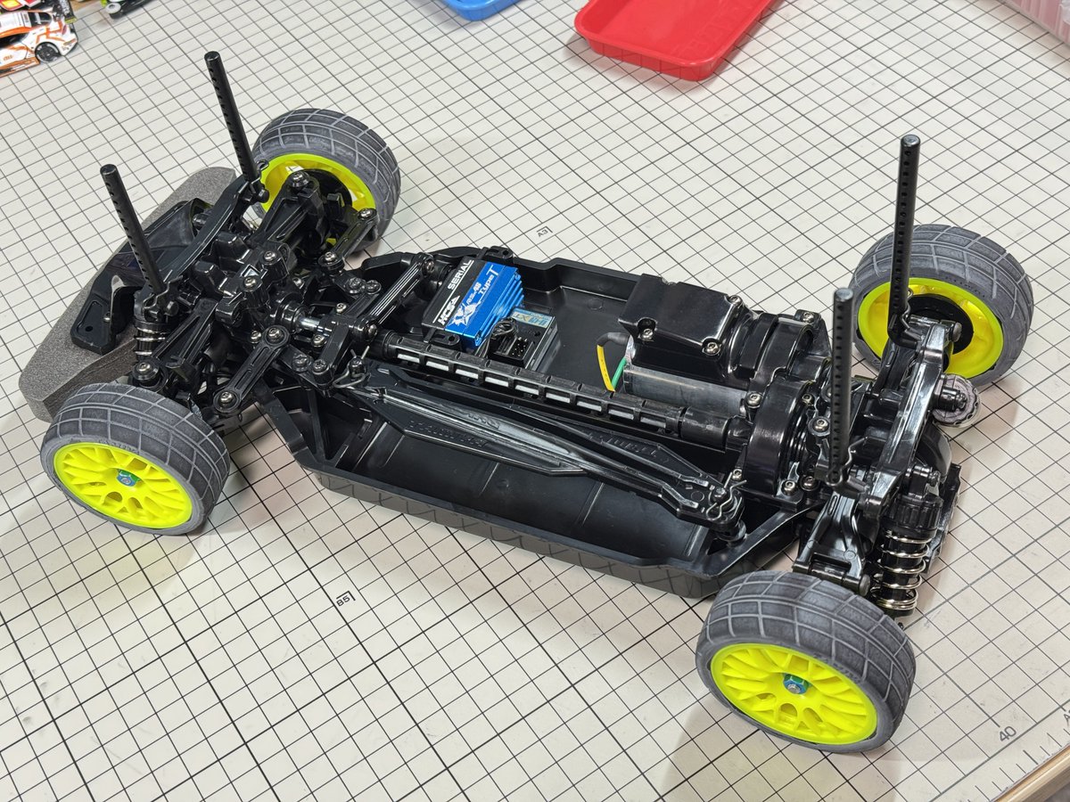 TT02シャーシのフルノーマル素組みできた〜い こういう構造だったのかー