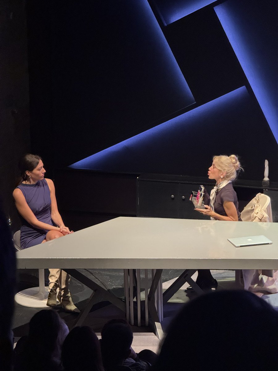 Αντιγόνη tweet media