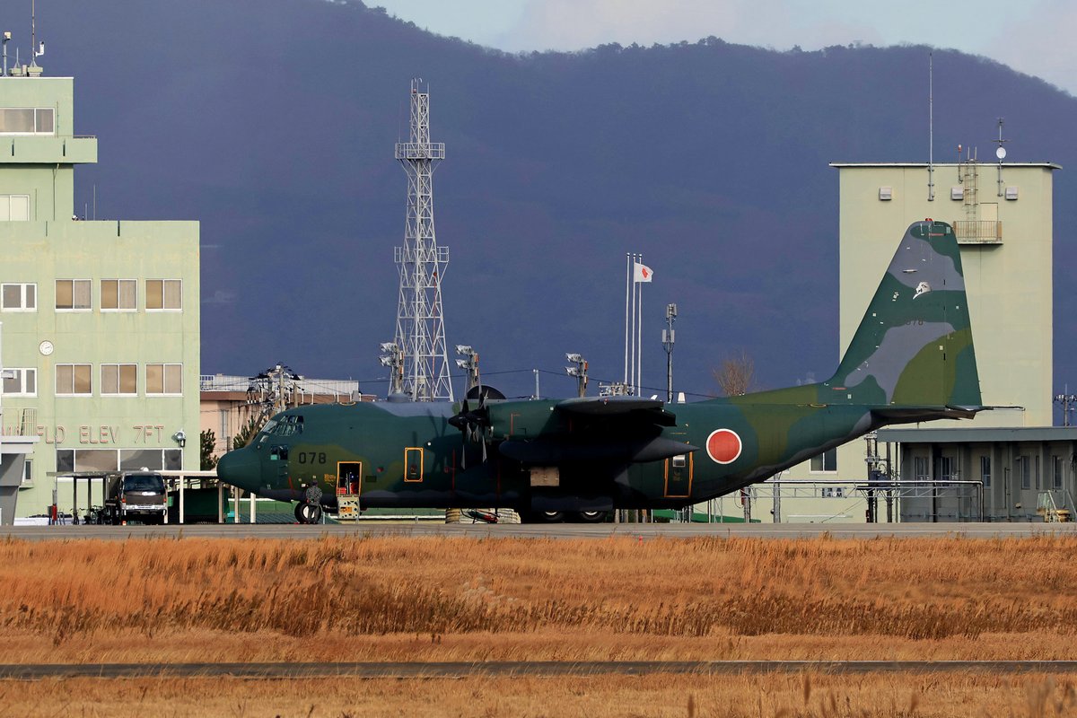 2025/12/15 #松島基地 #ブルーインパルス 支援機のハーク。