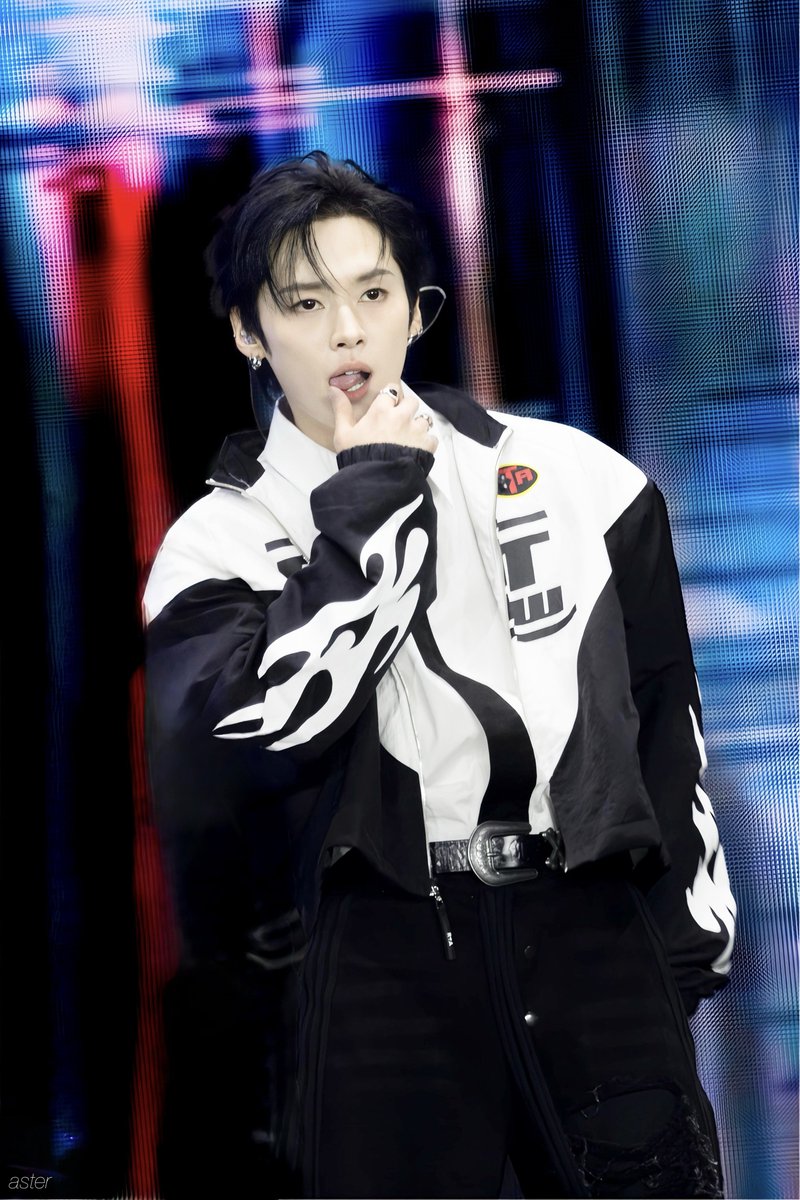 asternyon's tweet photo. 20251214
KBS Music Bank in JAPAN

COMFLEX...⋆˚˖ ✧. ⊹ ｡⋆

LeeKnow HQ

#StrayKids
#스트레이키즈
#LeeKnow 
#리노
#이민호 https://t.co/3FlAlEF2P3