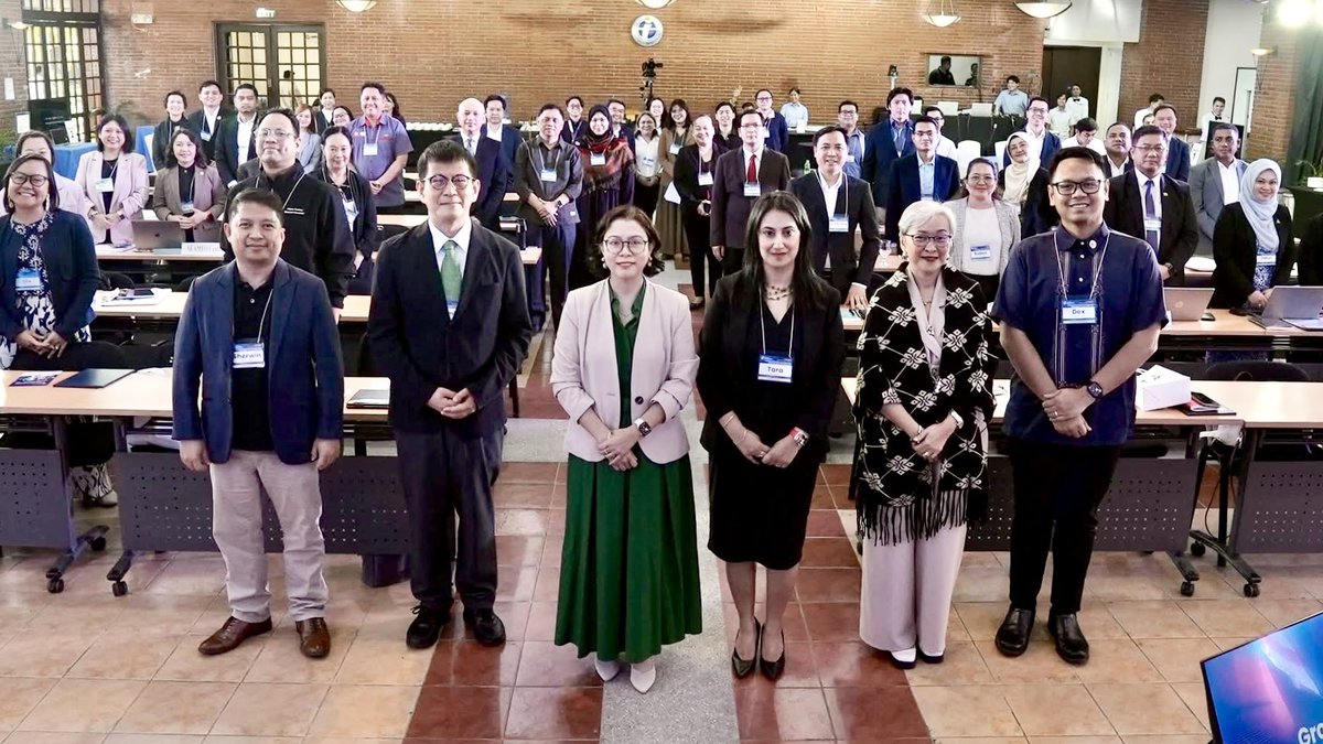 DexGalban's tweet photo. DepEd x SEAMEO INNOTECH for AI! ✨

Grateful to Dir. Majah Ravago and @SEAMEOINNOTECH for the opportunity to share DepEd’s AI initiatives and policy direction, while also learning best practices from our regional counterparts. 

#DepEd #AI #ProjectAGAPai
#SEAMEO #EducFutures https://t.co/DuRo8hyWbO