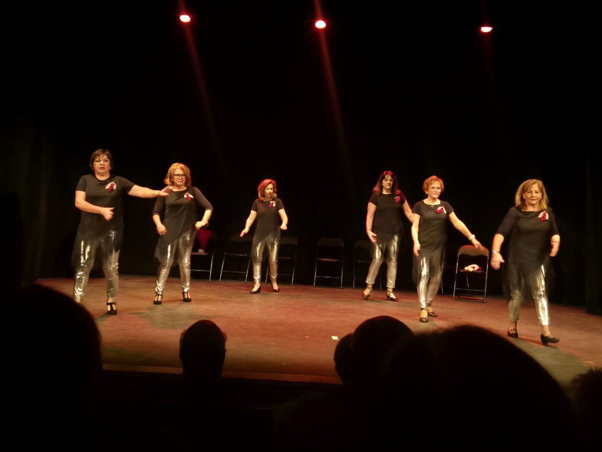 💚🤍🖤 Ayer cerramos otro fin de semana de mucha vida en #Parla con el 𝐅𝐞𝐬𝐭𝐢𝐯𝐚𝐥 𝐝𝐞 𝐍𝐚𝐯𝐢𝐝𝐚𝐝 🎄✨ de la Casa Extremadura En Parla.

Con la actuación del grupo de Coros y Danzas de la Casa de Extremadura “Encina y Jara”…

🧵