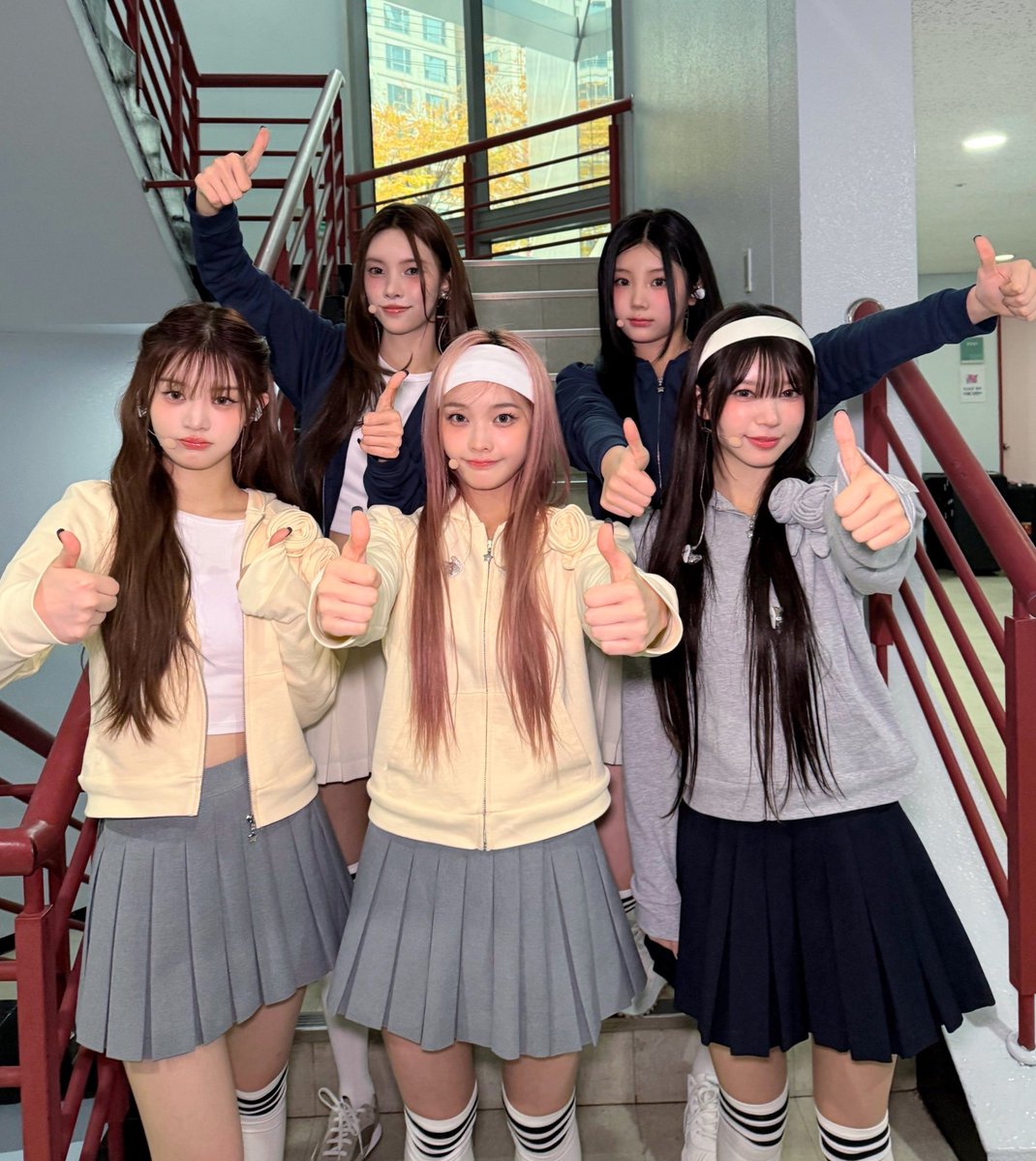 httpsmanducom's tweet image. 기온별 옷차림
22~20도: 긴팔티, 면바지, 슬랙스
19~17도: 가디건, 니트, 맨투맨, 후드, 긴바지
16~12도: 자켓, 가디건, 청자켓, 니트
11~9도: 코트, 점퍼, 기모바지
8~5도: 히트텍, 기모
4도 이하: 빗썸에서아일릿투표하고가요대전참석🤍

#SBS #SBS가요대전 #빗썸 #나만의best아이돌