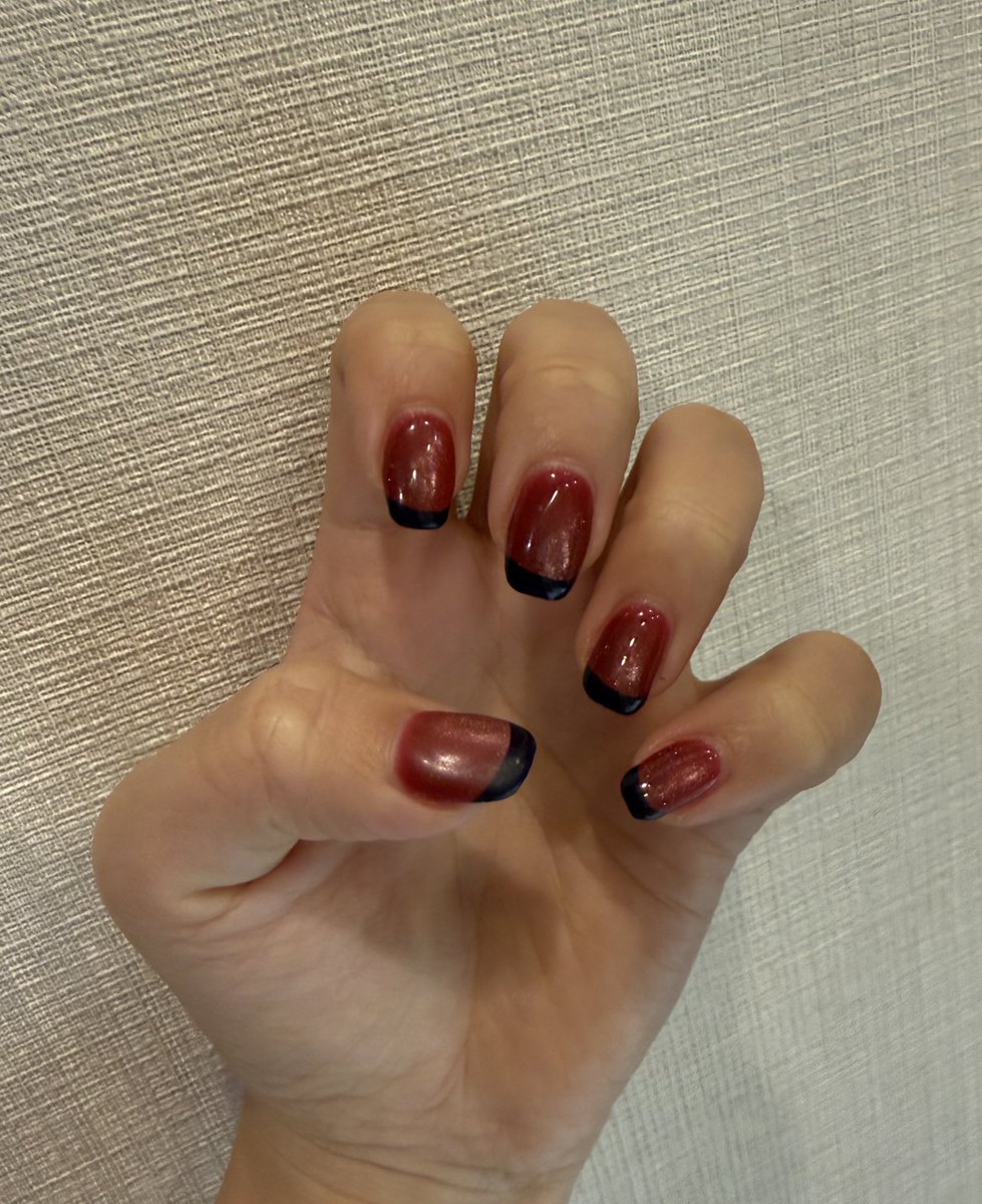 絶対に伝わらないのに、ネパール旅に向けて懲りずに概念ネパールネイルしてしまった🇳🇵