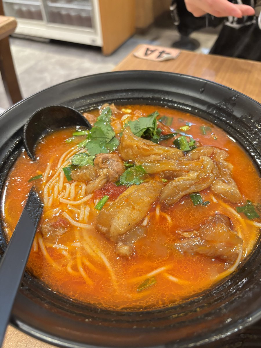 ω・｡)ﾉ 凸ﾎﾟﾁｯ