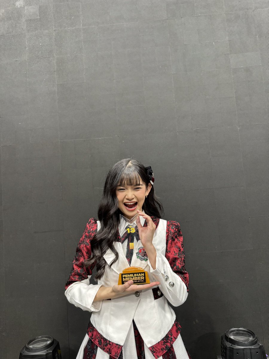 C_IndahJKT48's tweet photo. 1 tahun #CenterIndah💓 https://t.co/xbTo72Vtqw