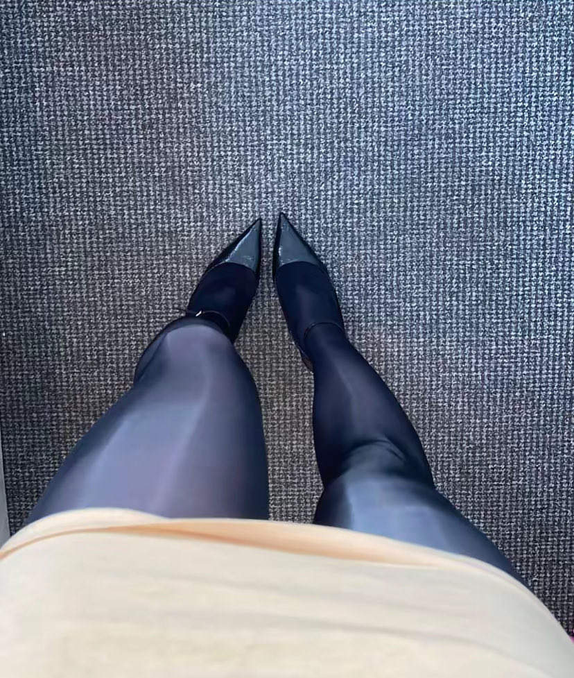 lizaaa6464's tweet photo. New Account on TikTok 😘
Follow me there for more content xxx 

https://t.co/EgEobgdNYA

#tiktok #tights #pantyhose #heels #sexy #legs #nylon https://t.co/IaazbI7PJ7
