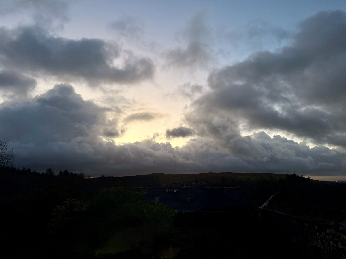 JamesMJWalker's tweet photo. Overthinking? Go outside and take a single photo. Don’t compose it. Just capture what’s there.  Go with the first thing that catches your eye.   Stay awesome. 

#MensHealth #MentalHealthAwareness #takecontrol https://t.co/IgWi5F3ma7