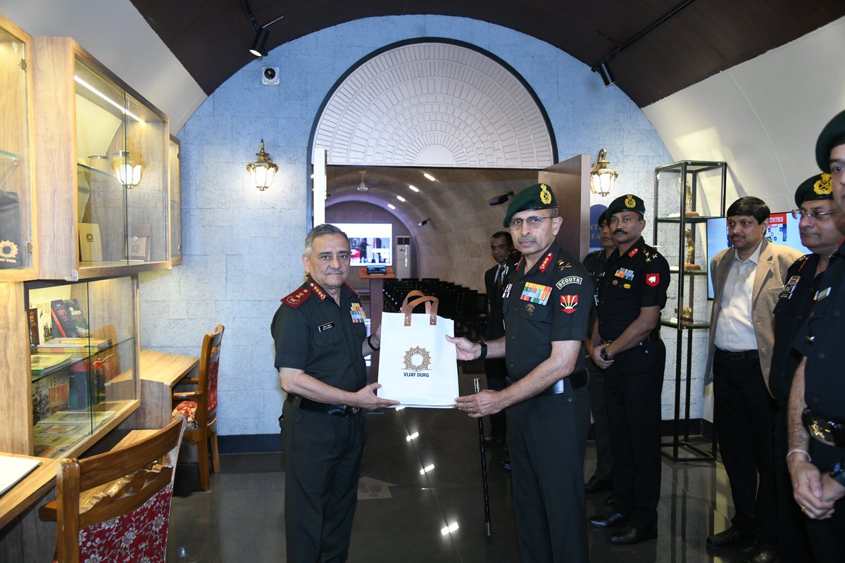 easterncomd's tweet image. General Anil Chauhan, Chief of Defence Staff (#CDS), inaugurated the renovated #EasternCommandMuseum at historic #VijayDurg, #Kolkata today. The museum’s immersive exhibits vividly showcase decades of #EasternCommand’s operational excellence, chronicling the courage, valour and…