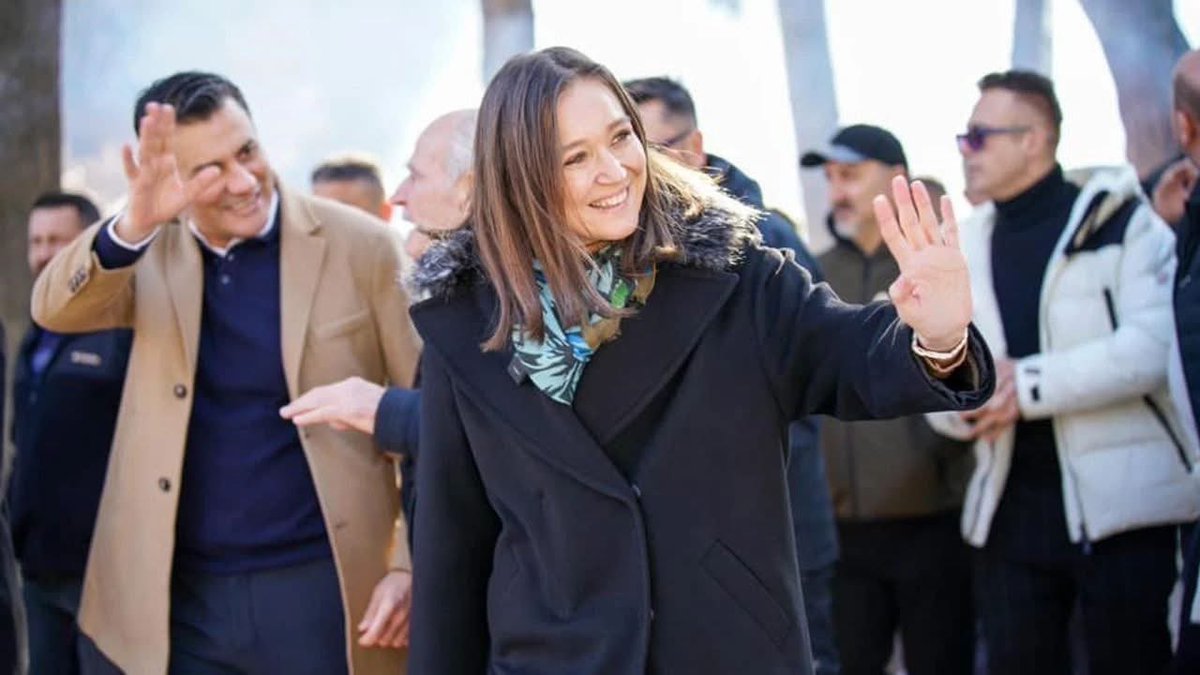 “O iyi insanlar o güzel atlara binip çekip gittiler…”  

Gülşah ve Ferdi 😔