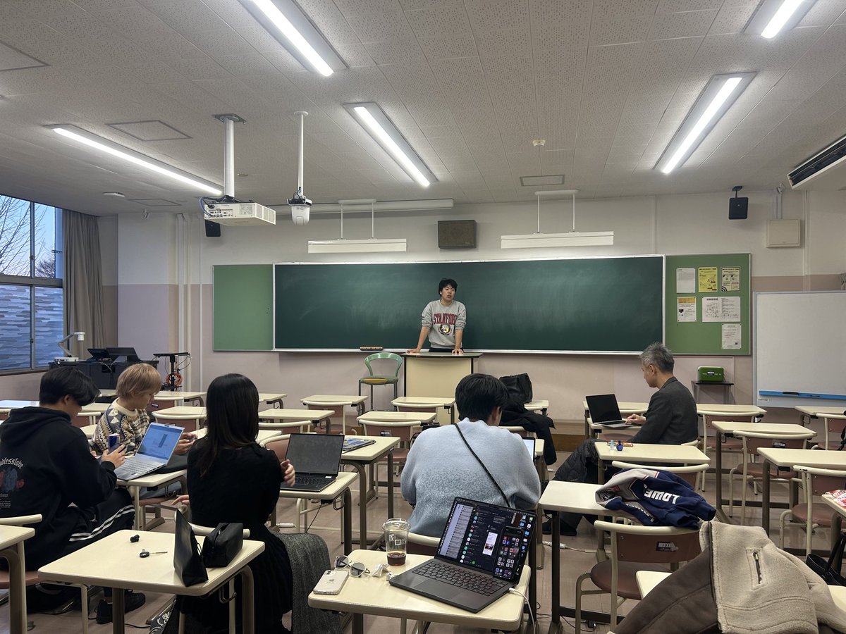 emc_akimoto's tweet photo. 本日は、秋元さんのお誕生日なのでゼミ生みんなでお祝いしました🎂🎊
秋元さんおめでとうございます💖

#秋元ゼミ https://t.co/v3QkrsOU74
