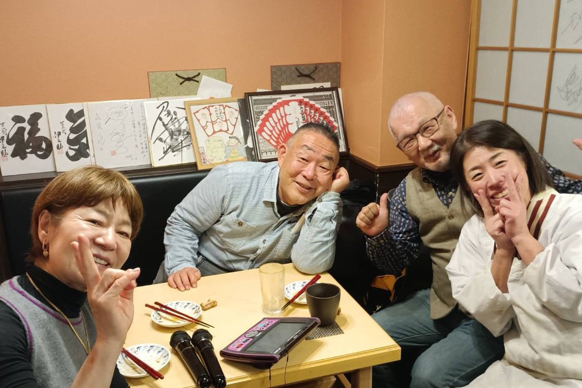 【落語家さんウイーク!?】

▪︎12月9日(火)と11日(木)
桂梅團治師匠と飲みに
▪︎12日(金)～13日(土)
桂雪鹿さんと有田郡での仕事、前乗り込みで一献
▪︎14日(日)
枚方の『じゅれっぷ寄席』に出演
桂小鯛さん、桂小梅さん、桂小留さんと打ち上げに

呑みすぎたけど…楽しき日々。感謝!! 