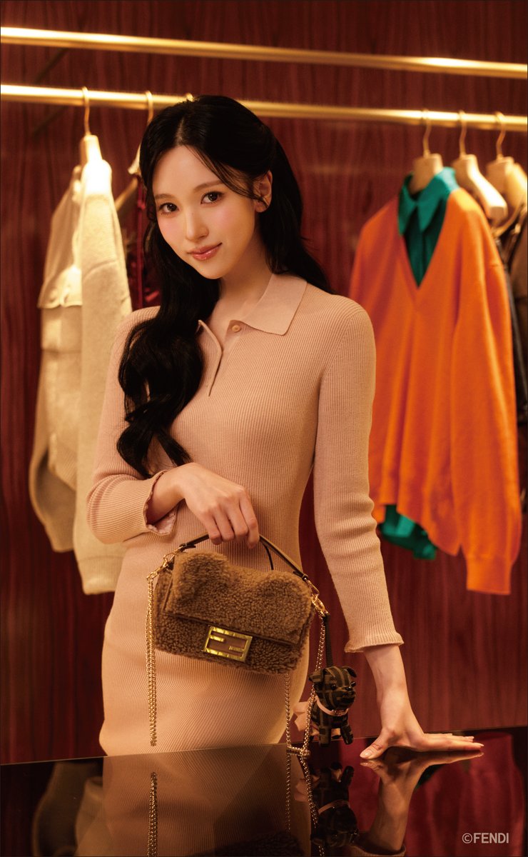 ブランドアンバサダーを務め #TWICE （ #トゥワイス ）および、 #MISAMO（ #ミサモ ）のメンバーである #MINA （ #ミナ ）を起用し、ホリデーシーズンに向けたスペシャルムービーを配信いたします。 

今回、 #MINA は初めて「表参道　#フェンディ イルミネーション